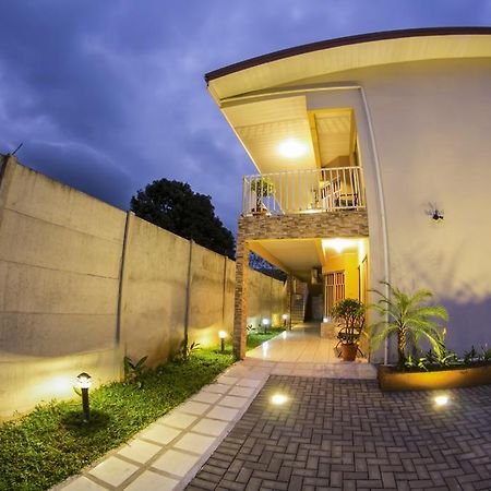 Apartamentos Valle Del Volcan La Fortuna Luaran gambar