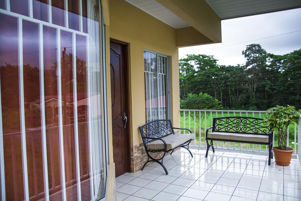 Apartamentos Valle Del Volcan La Fortuna Luaran gambar
