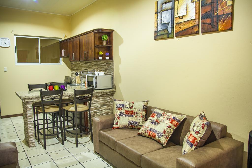 Apartamentos Valle Del Volcan La Fortuna Luaran gambar
