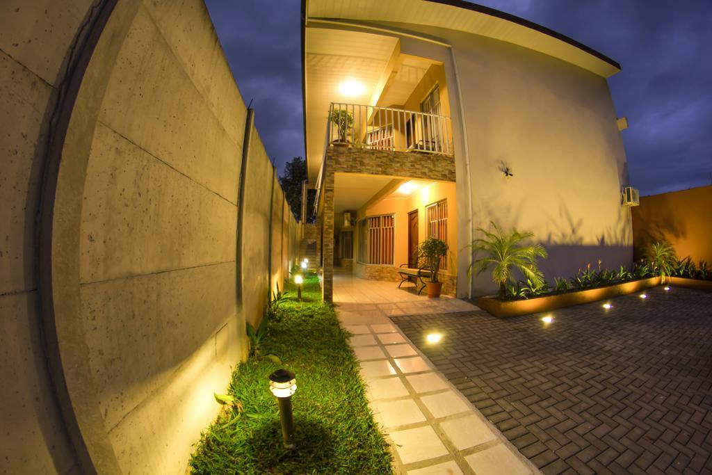 Apartamentos Valle Del Volcan La Fortuna Luaran gambar