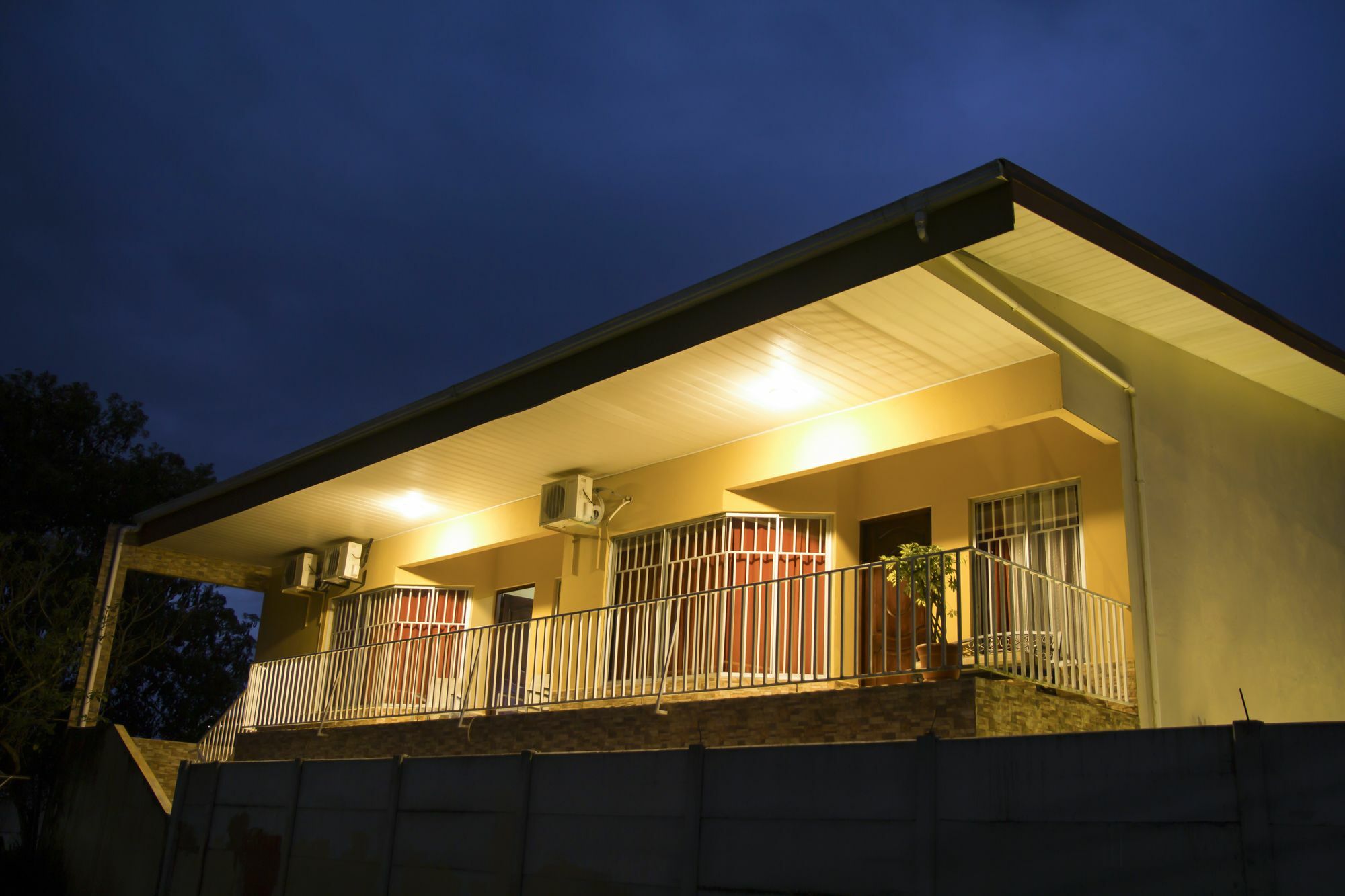 Apartamentos Valle Del Volcan La Fortuna Luaran gambar